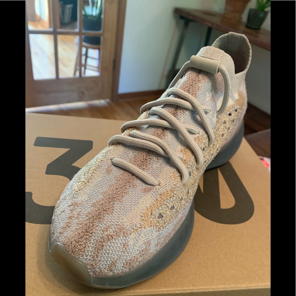 2020 Yeezy 380 Boost size 9 mens